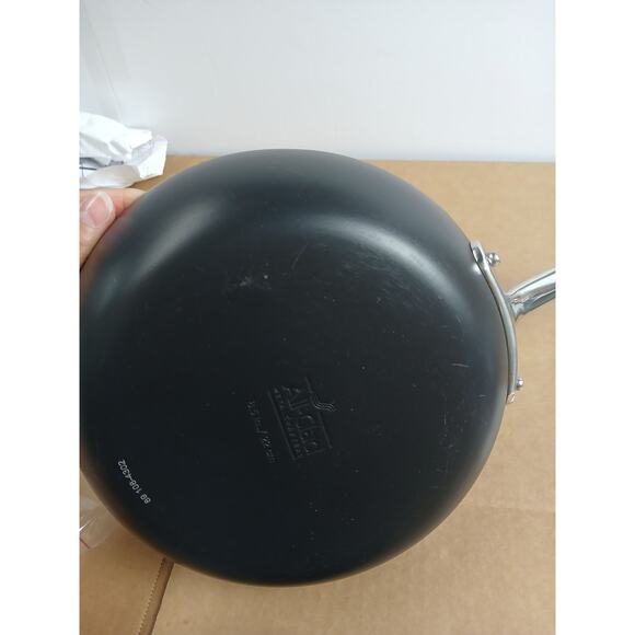 NEW W DEFECT All-Clad Essentials Nonstick Cookware (8.5 Inch Fry Pan) - Picture 2 of 4